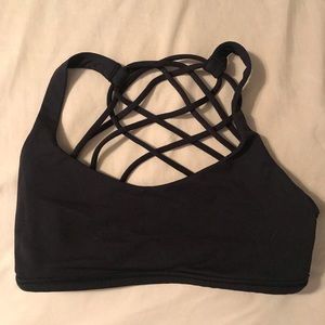 Lululemon free to be wild bra black size 4